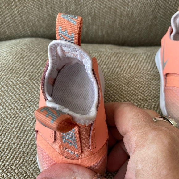 Infant Toddler Nike Flex Runner Sneaker. Unisex Ombré Peach Orange W/Silver. 3C. - Picture 10 of 14